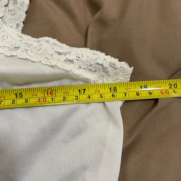 Olga Womens Lace Cami Top Size XL Cream Undershirt Loungewear Coquette - Picture 9 of 13